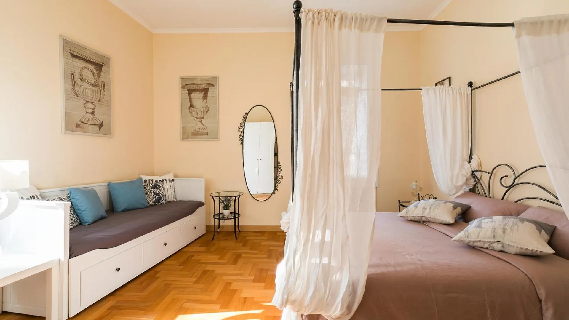 Apartment Home Domus Giulio Cesare - Vatican Museum Rome Italy